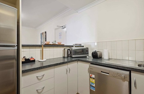 Northbridge Apartment | 2BDR 1BTH 1PRK - Northbridge Magic!