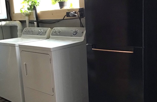 East Burke Apartment | 2bdrm East Burke Apt *Great Location*