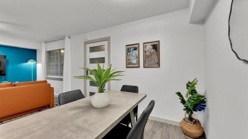 Clarksville Apartment | 2Bed Apartment in Downtown Austin - Close to UT, ACL, 6th, Lake & More
