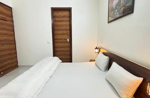 South West Apartment | 2bhk near IGI Airport New Delhi Yashobhoomi Manipal and Venkateshwar Hospital