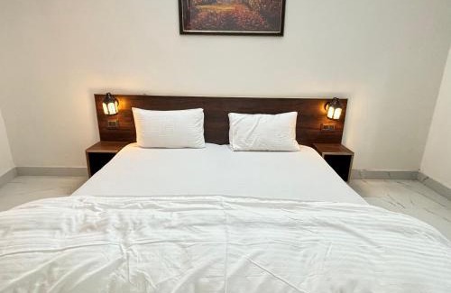 South West Apartment | 2bhk near IGI Airport New Delhi Yashobhoomi Manipal and Venkateshwar Hospital