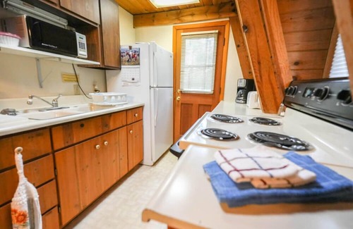 Heber Cabin | ★2BR A-frame Cabin in Forest/by Trails and Lakes★