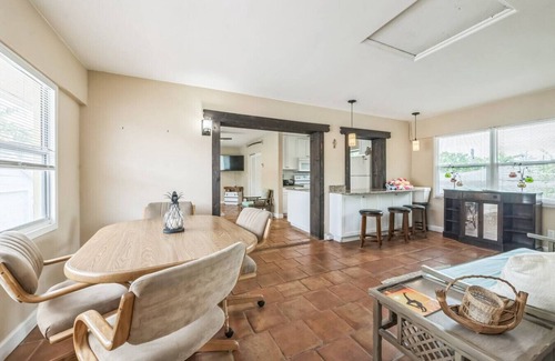 Crescent Lake Apartment | 2BR Apt at Crescent Lake!