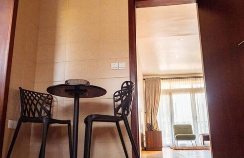 North Ridge Apartment | 2BR APT/ w Pool/ Queen Bed/ Ridge Close to Airprt