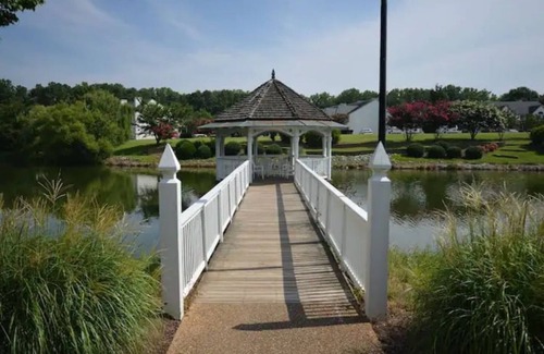 Berkeley Apartment | 2BR at Historic Williamsburg Resort + Amenities!