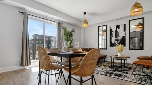 Niagara Falls House | 2br Boho Townhouse - Walk To Falls, Free Parking