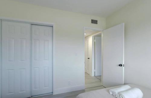 Imperial Point Apartment | 2BR Coastal Getaway!