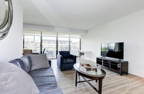 Radnor - Fort Myer Heights Apartment | 2BR Comfort Apartment in Prime Location