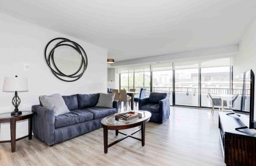 Radnor - Fort Myer Heights Apartment | 2BR Comfort Apartment in Prime Location