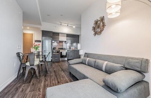 Garden District Apartment | 2BR Condo close to Eaton Center
