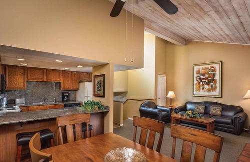 Flagstaff Condo | 2br Deluxe Condo -Route 66 Family Fun Vacation!