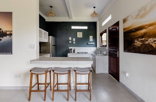 Kutuh Kaja House | 2BR Family-Friendly Villa in the Heart of Ubud with a Fully Equipped Kitchen