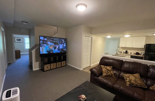 Clarkston House | 2BR Family-Sized Lower Suite with Private Entrance & Big Backyard. Pet-Friendly!