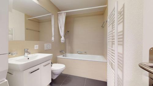 Sihlfeld Apartment | 2BR flat in the city center - West 12