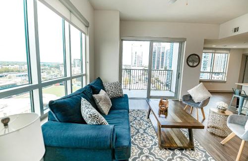 Third Ward Apartment | 2BR Fully Furnished Apartment Uptown - BOA Stadium apts