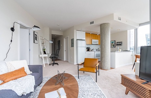 West Bellevue Apartment | 2BR | Gym, Rooftop, Pool | Bellevue | Sophari A
