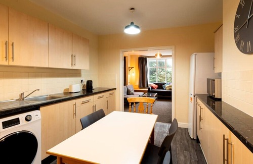 Oxford Apartment | 2BR Headington Flat | Central & Free Parking