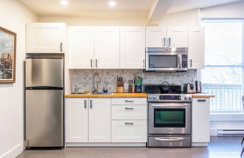 Downtown Halifax Apartment | 2BR Historic two storey flat in Downtown Halifax by waterfront in best location