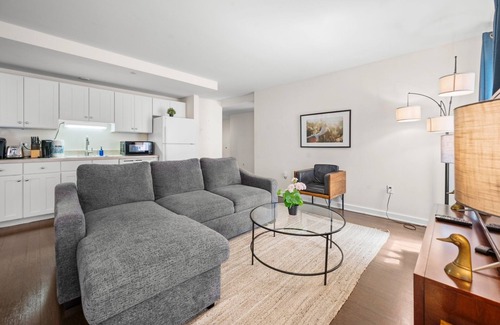 Theatre District Apartment | 2BR in Downtown Boston 9286