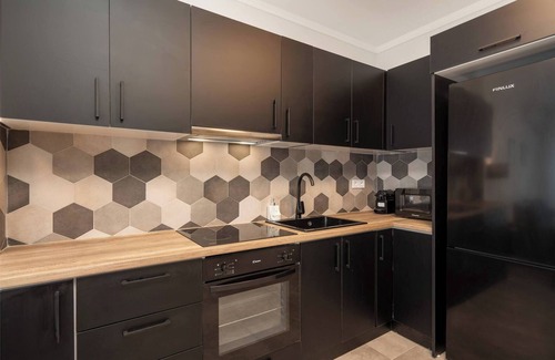 Attiki Apartment | 2BR Jacuzzi Penthouse