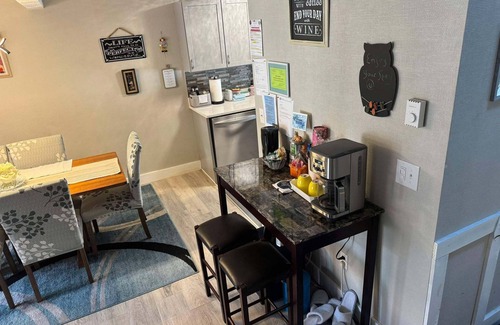 White Haven House | 2BR, King, twin with WiFi in SnowRidge Village, Poconos. Sleep up to 6