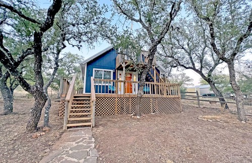 Silver Creek Village House | 2BR Lake Buchanan Escape ~ 1 block from Lake