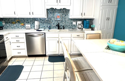 Osage Beach Condo | 2BR Lake + Pool Views Fireplace Fall Getaway Osage Beach Steps to Fun & Sun W&D