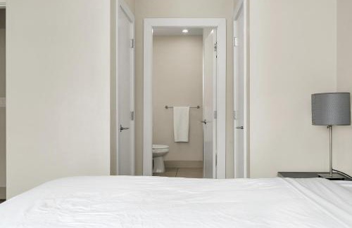 Harrison Hot Springs Apartment | 2BR Lakefront Lux Escape!