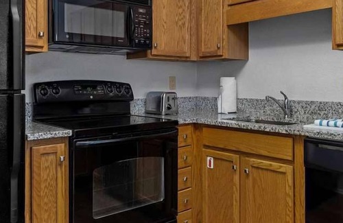 Fairfield Glade Condo | 2br Luxury Condo -Golf in Cumberland Plateau!