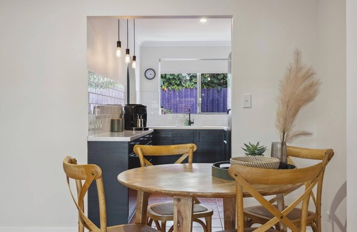 Inglewood Villa | 2BR Modern Haven in Inglewood