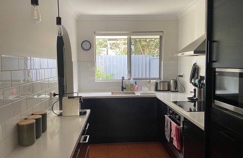 Inglewood Villa | 2BR Modern Haven in Inglewood