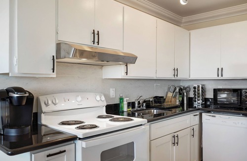 Pacifica Apartment | 2BR Mountain Retreat with Private Deck