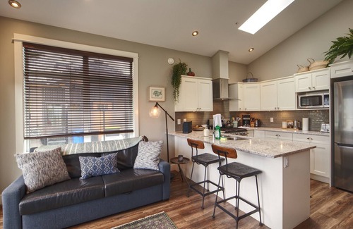 Port Renfrew Condo | 2BR - Ocean Front - Pet Friendly - Sleeps 6