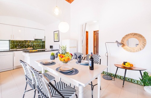 Areias de Sao Joao Villa | 2BR Oura w/Heatable Pool, 5min from Beach