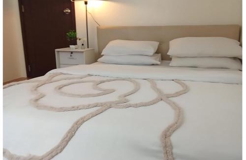 Barangka Ilaya Apartment | 2BR PIONEER Woodland Boni,Mandaluyong connected to Boni MRT station