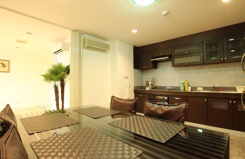 Thung Maha Mek Apartment | 2BR. Spacious, BTS 5 min, Family & Group
