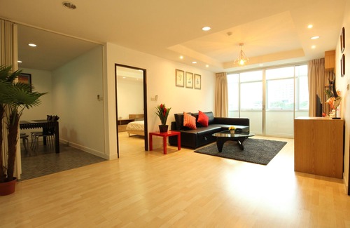 Thung Maha Mek Apartment | 2BR. Spacious, BTS 5 min, Family & Group