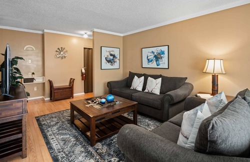 Fort McMurray Apartment | 2BR Suite | w/ Balcony | Near NLRHC | Free Parking
