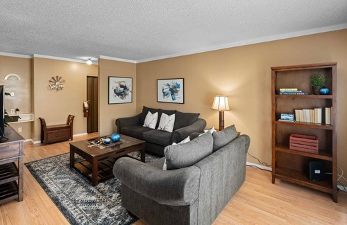 Fort McMurray Apartment | 2BR Suite | w/ Balcony | Near NLRHC | Free Parking