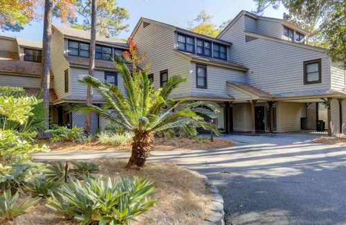 Palmetto Dunes House | 2BR townhome in Palmetto Dunes with pool, beach access, and serene lagoon views