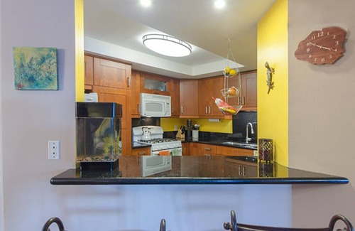 Playa Del Rey Condo | 2BR w/Gym, Pool, Tennis Courts, Close to Beach