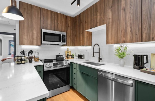 Somerville Apartment | 2BR2Bth 2 Parking Spaces/TD Garden/MIT/Harvard/BOS