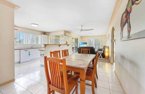 Bellara Apartment | 2BRM Self Contained Apt - Pumicestone Passage View