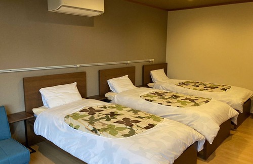 Fujikawaguchiko Hotel | 2F Westernstyle room 1 Small staircase ant room/Minamitsuru-gun Yamanashi