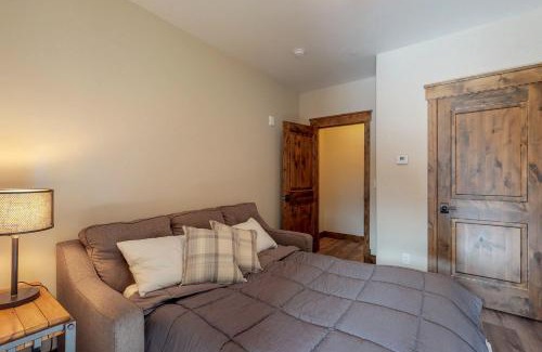 Frisco House | 2nd Ave Luxury