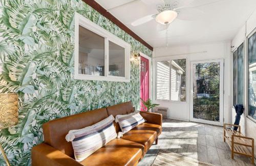 Folly Beach House | 2nd Block E Huron - Keep Palm - Adorable House Minutes from the Beach