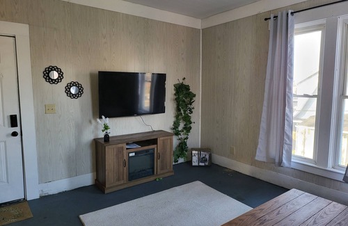 Wilmington Apartment | 2nd Floor Apt. Downtown near WEC