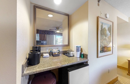 Crested Butte Apartment | 2nd-Floor Studio w/Mtn Views, Shared Outdoor Hot Tub & Heated Pool, Washer/Dryer