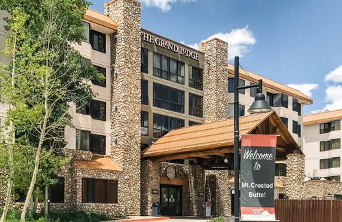 Crested Butte Apartment | 2nd-Floor Studio w/Mtn Views, Shared Outdoor Hot Tub & Heated Pool, Washer/Dryer
