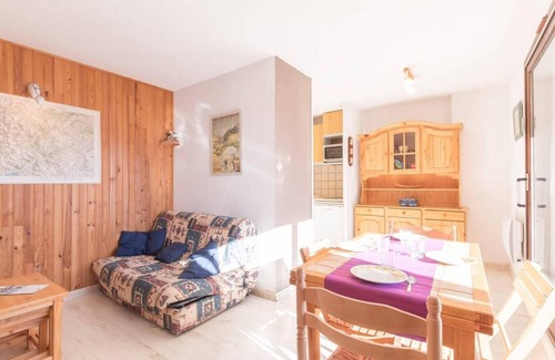 Forville Apartment | 2nd floor, view mountain, balcony, tv, 36m², Serre Chevalier